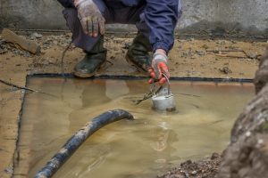 Pumping away flood water